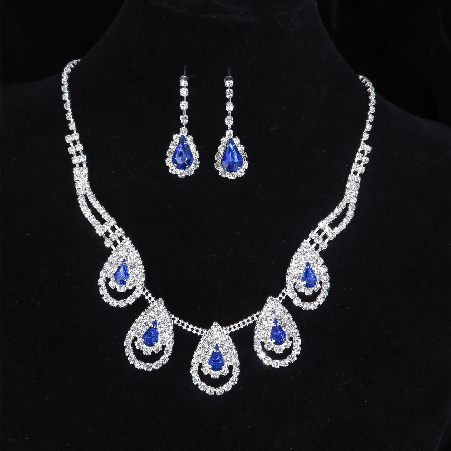 Conjunto de joyas de circonita azul en forma de lágrima: 2 pendientes y collar